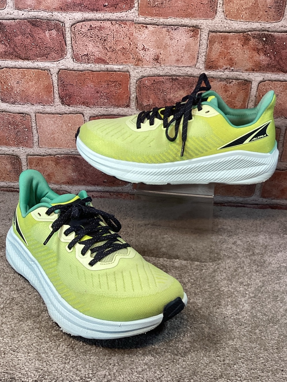 Altra Experience Form Womens running shoes sneakers size 9